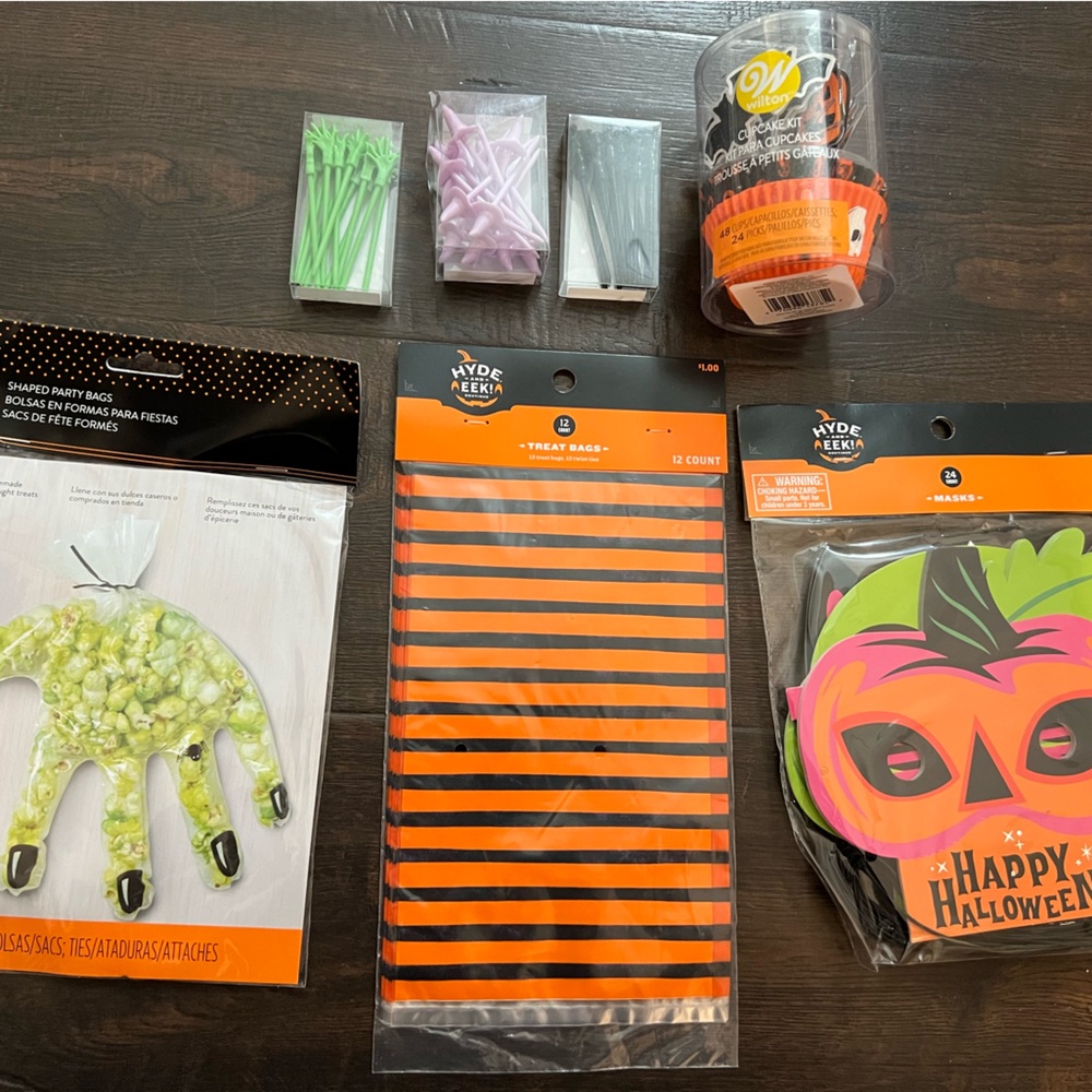 Halloween Party Set - Orange, Black, Green, Pink